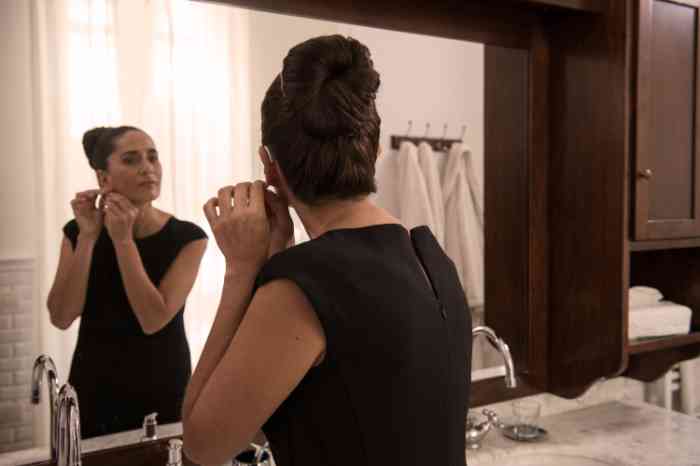 A digital hearing aid connected to a smartphone